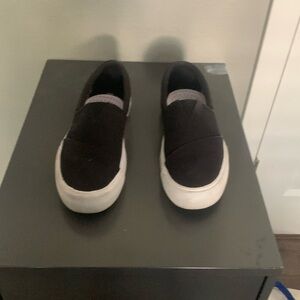 Skater shoes by Tom’s